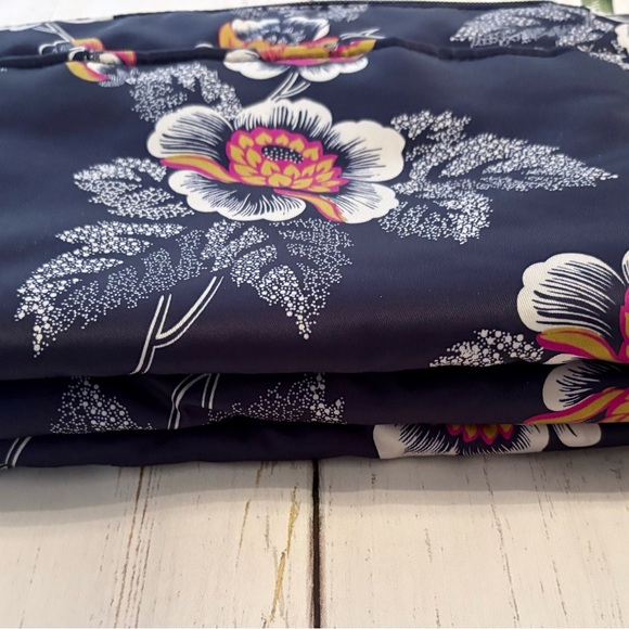 Vera Bradley Seurat Floral Crossbody - Picture 4 of 8